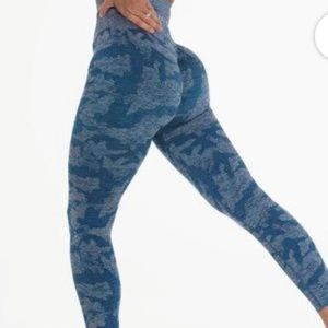 NVGTN Blue Camo Size XS